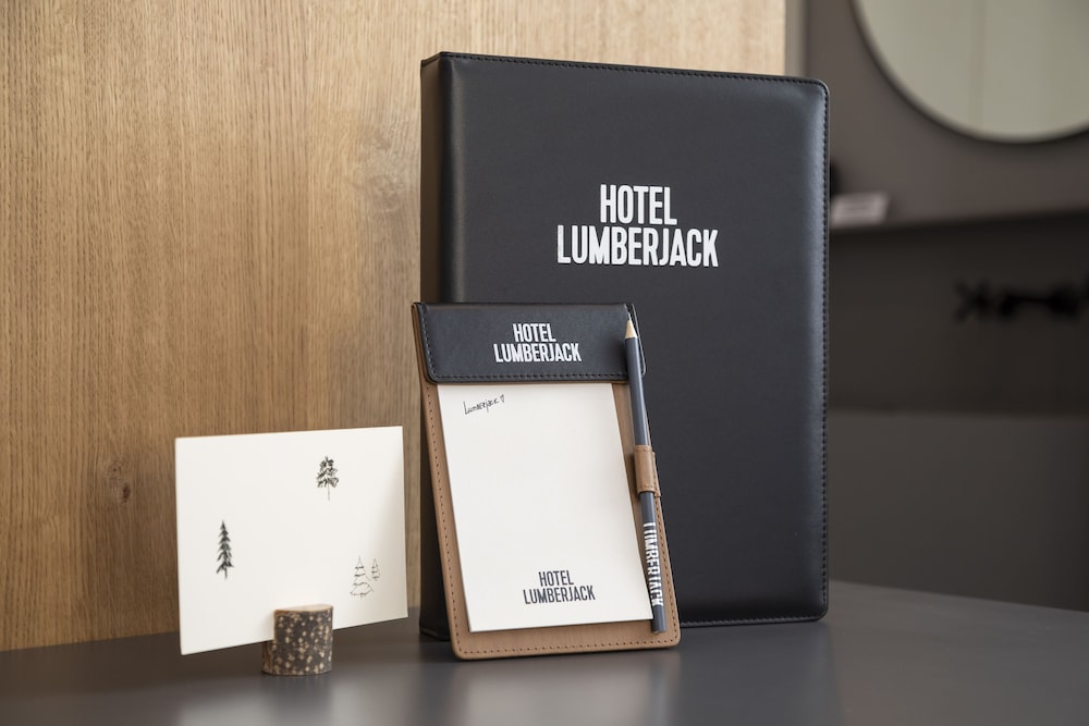 The Lumberjack Hotel - photo 18