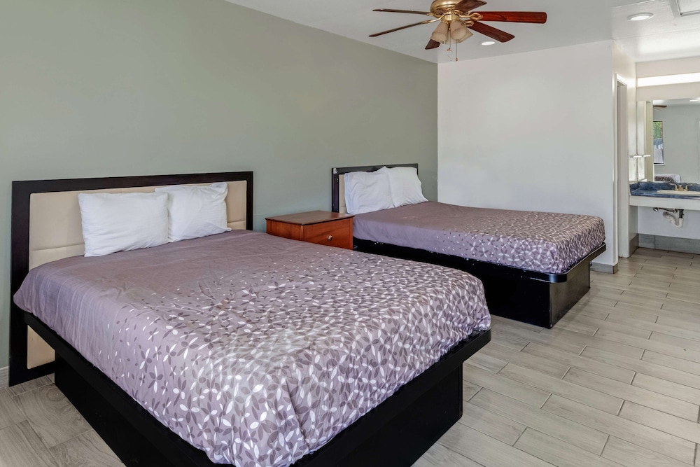 Americas Best Value Inn San Antonio Downtown Riverwalk - photo 15