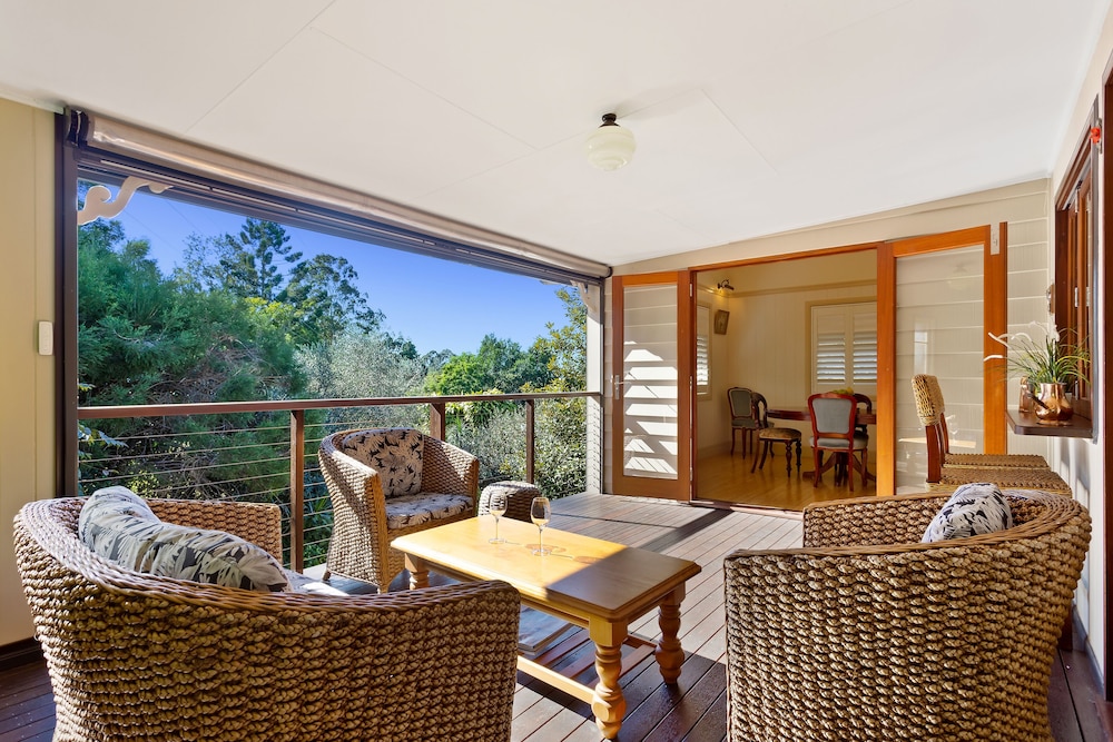 The Guesthouse — 4-Star Luxury Hotel in Maleny, Australia