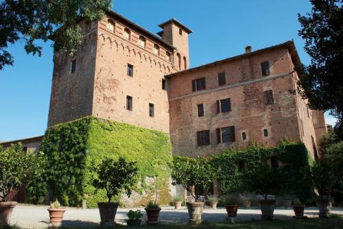 Castello di San Fabiano — 4-Star Luxury Hotel in Monteroni D'arbia, Italy