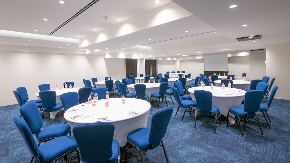 Holiday Inn Express Mexico Aeropuerto by IHG