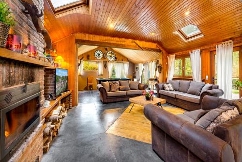 Cosy Holiday Home With Sauna Near River — 4-Star Luxury Hotel in La Roche-En-Ardenne, Belgium