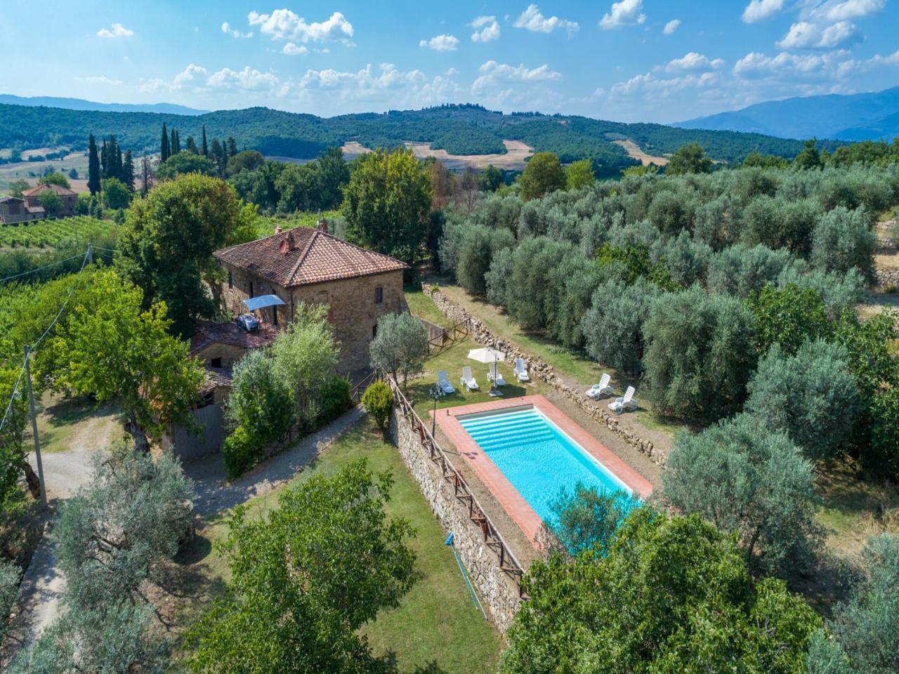 Villa Loggiato — 4-Star Luxury Hotel in Pergine Valdarno, Italy