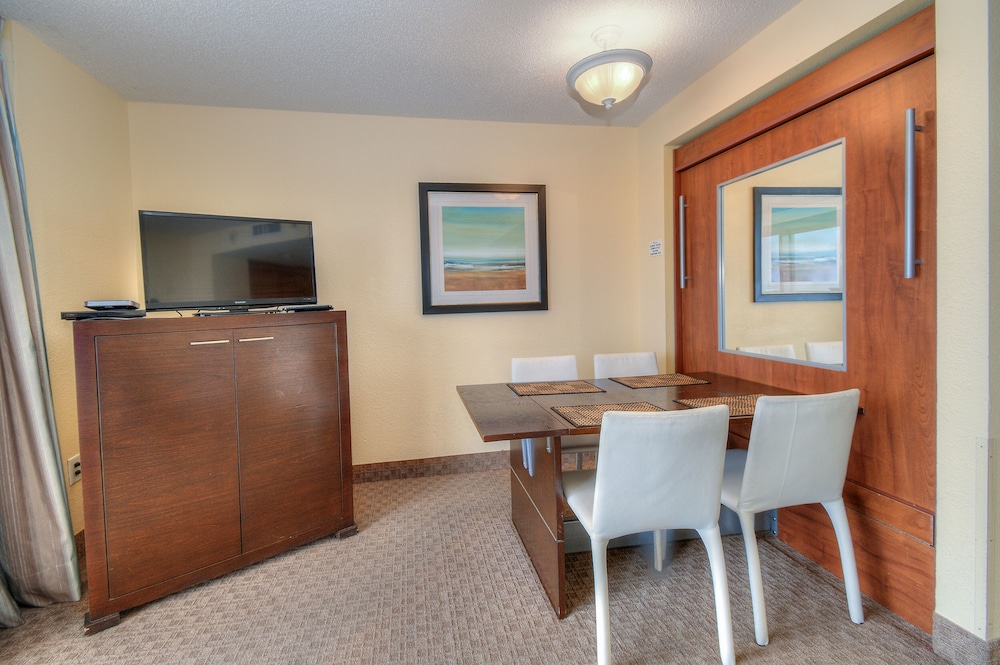 Roxanne Towers by Elliott Beach Rentals - photo 8
