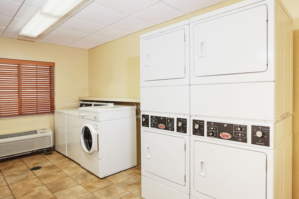 Candlewood Suites Milwaukee Airport by IHG - photo 45