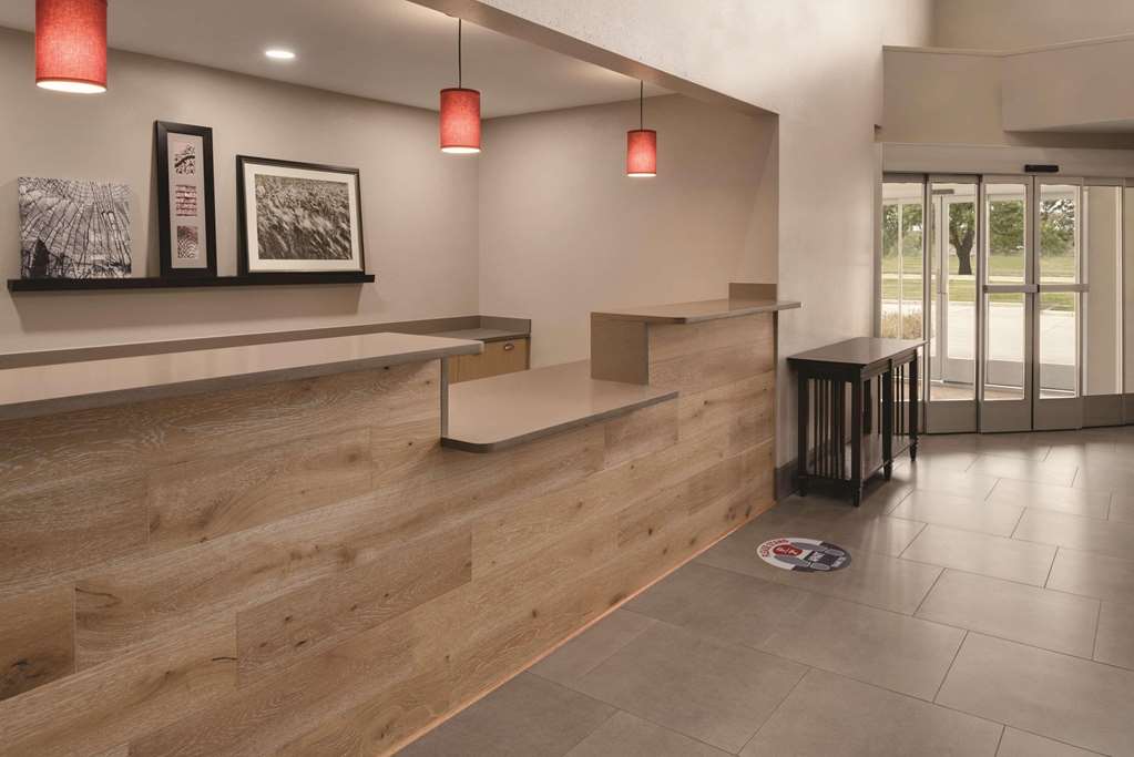 Country Inn & Suites by Radisson Cedar Falls near University - photo 2