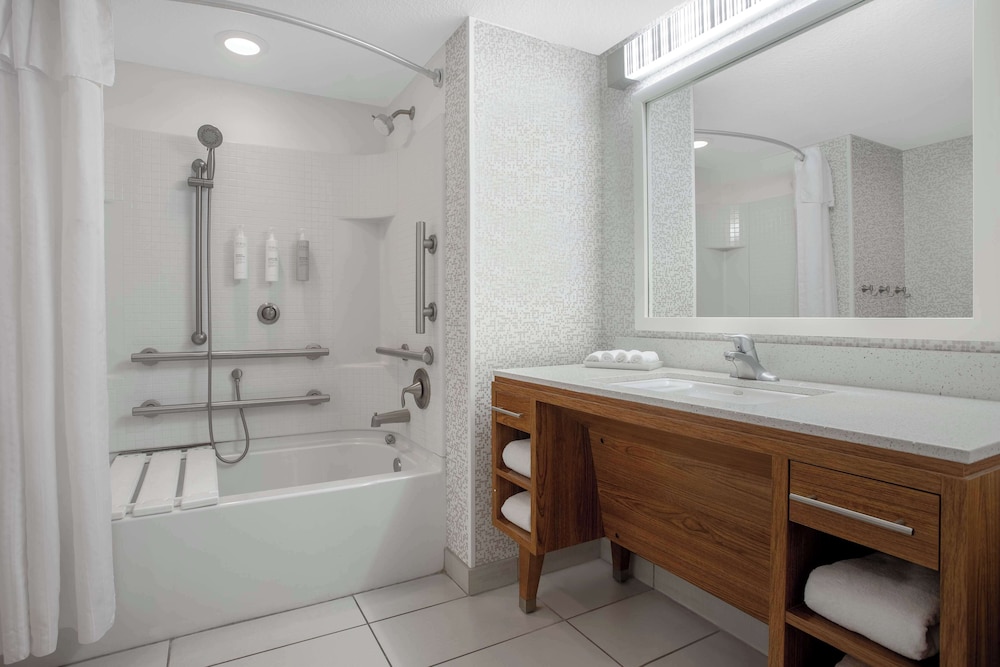 Home2 Suites by Hilton Gainesville Medical Center - photo 32
