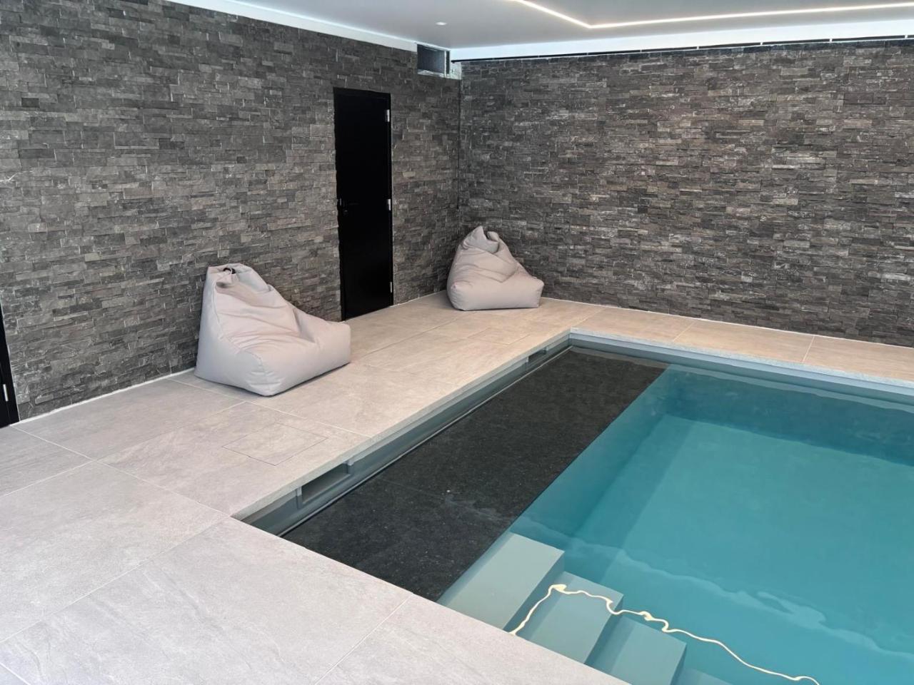 Le loft avec jacuzzi privatif Domaine aux charmes d'Ethan — 4-Star Luxury Hotel in Hannut, Belgium