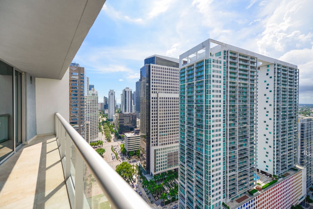Icon Tower 3 - photo 11