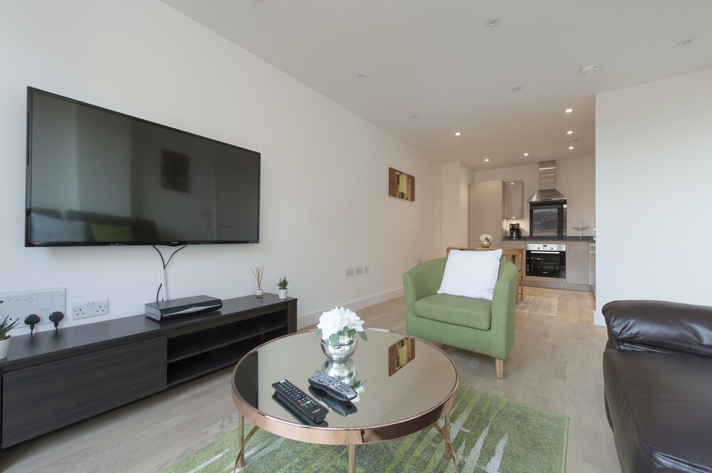 Fortified Apartment — 4-Star Luxury Hotel in Chelmsford, United Kingdom