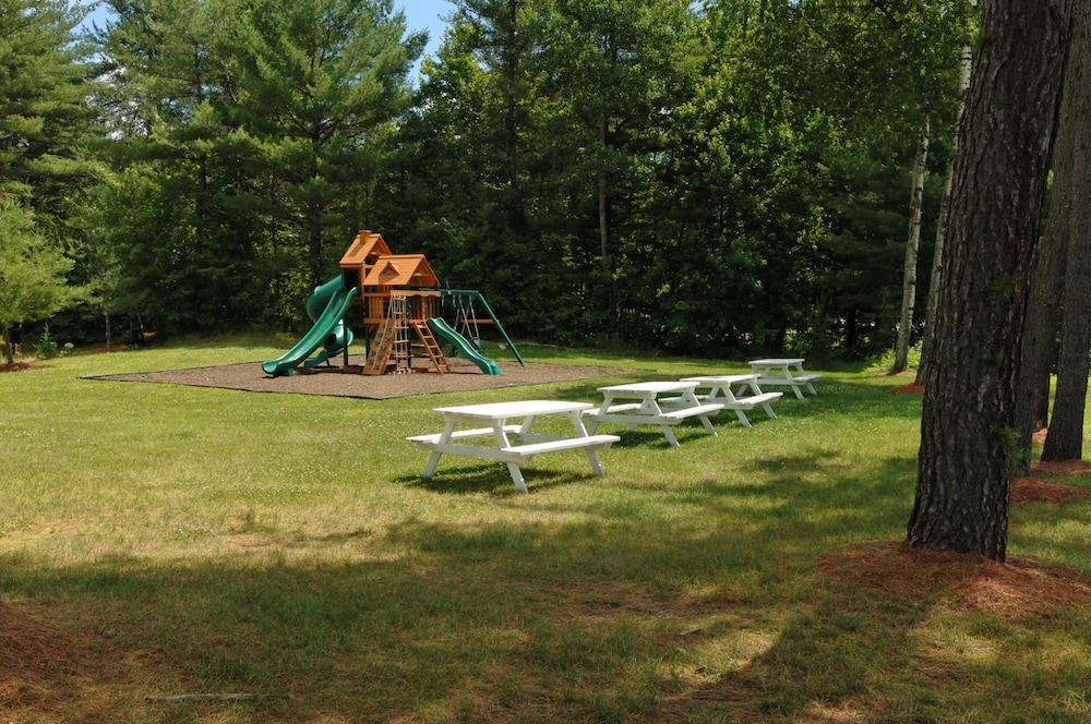 Saco River Motor Lodge & Suites - photo 23