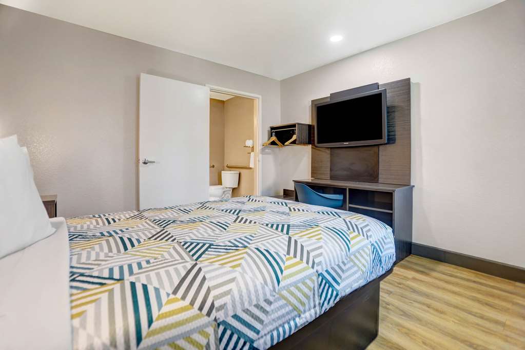 Motel6 San Bernardino CA North - photo 9