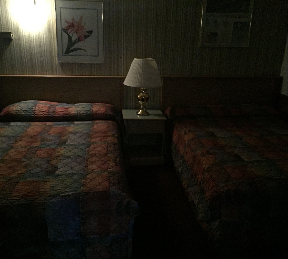 Hilander Motel - photo 11