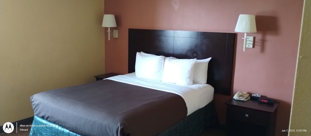 Comfort Inn Near Medical Center - photo 16