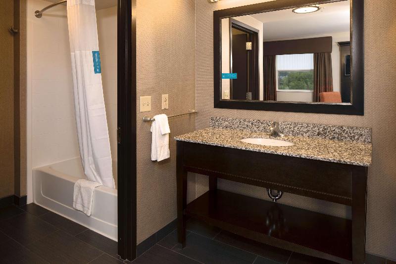 Hampton Inn Lewiston Auburn - photo 88