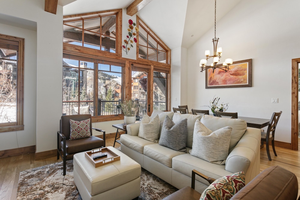 302 Three Bedroom Condo Shooting Star by Deer Valley Resort in Bridgeport, United States