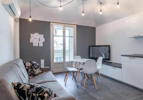 Casa Accademia: unica e centrale — 4-Star Luxury Hotel in Turin, Italy
