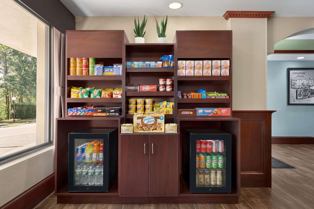 Super 8 by Wyndham West Greenwich Providence - photo 32