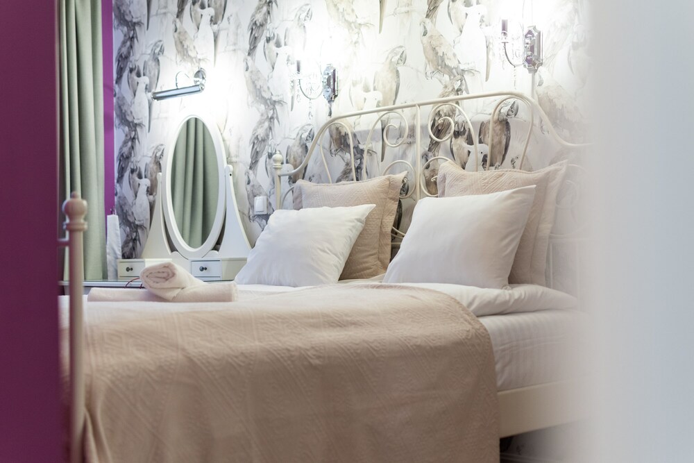 Park Praski 2 Bedroom Apartment by BookingHost — 4-Star Luxury Hotel in Warsaw, Poland