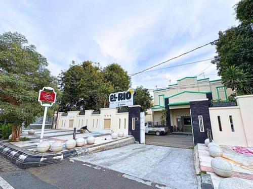 El Rio Alun Alun Tegal Hotel by Sajiwa in Tegal, Indonesia