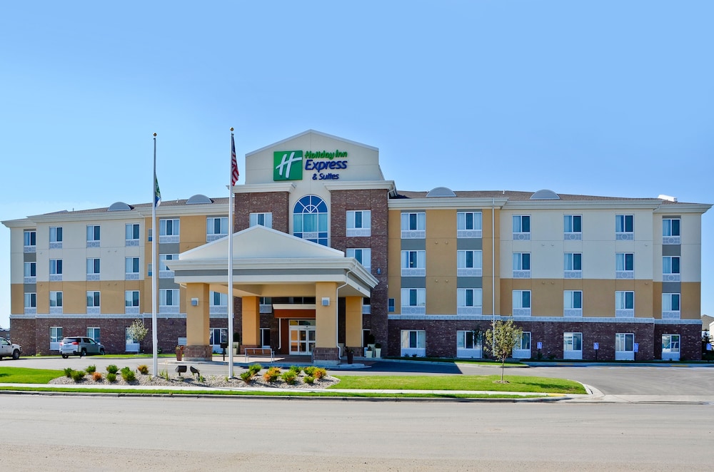 Holiday Inn Express & Suites Williston an IHG Hotel - featured photo