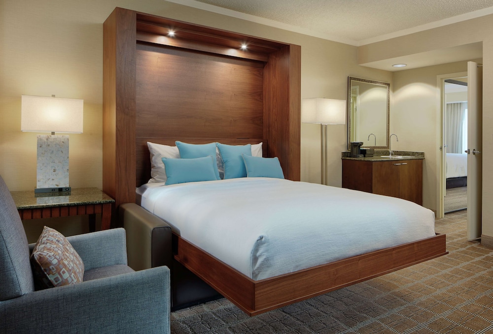 Embassy Suites by Hilton San Diego La Jolla - photo 8