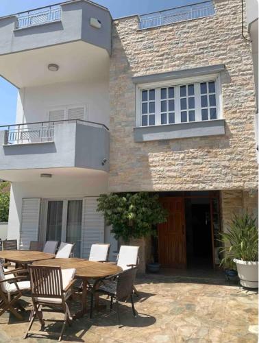 Home4u Just 7km From Airport — 4-Star Luxury Hotel in Markopoulo, Greece