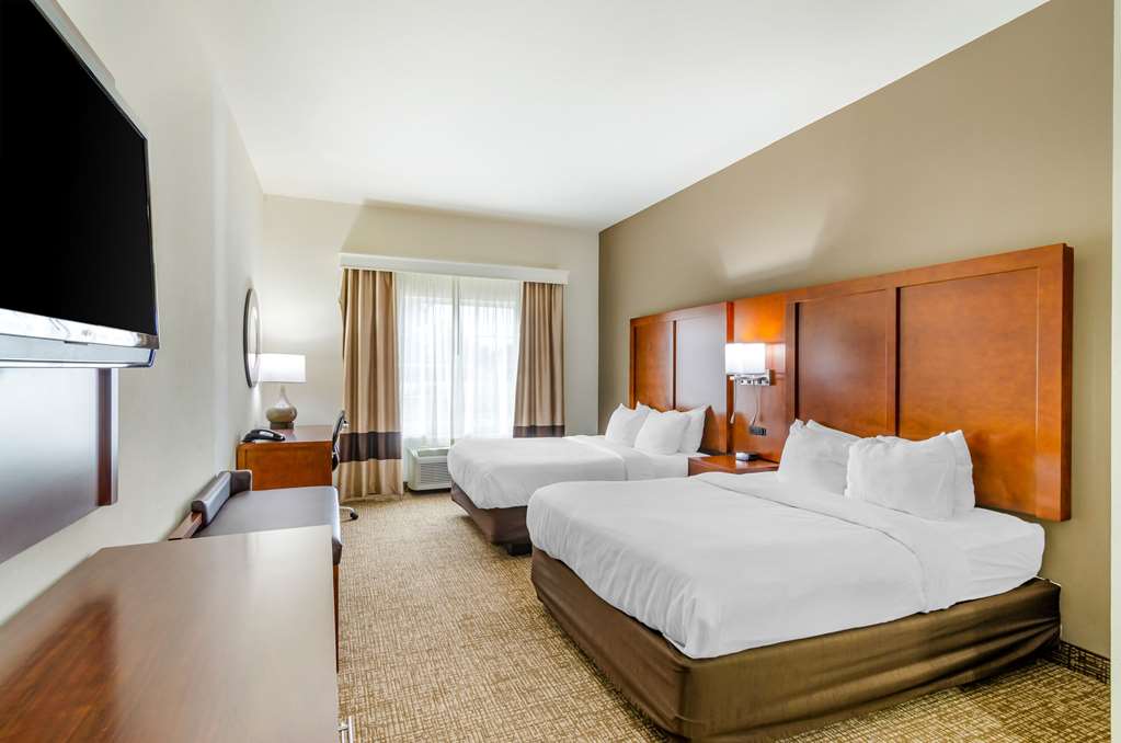 Comfort Inn & Suites near Bethel College - photo 35