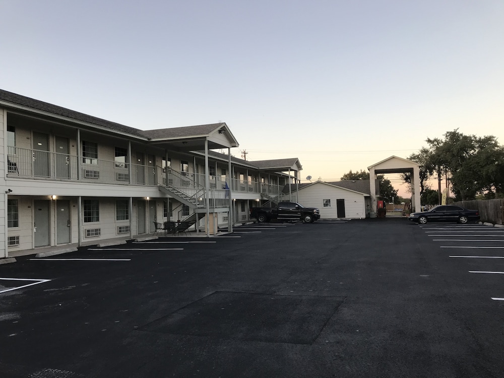 Cedar Creek Inn - photo 32