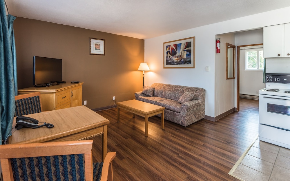 The Bluebird Motel — hotel in Nanaimo