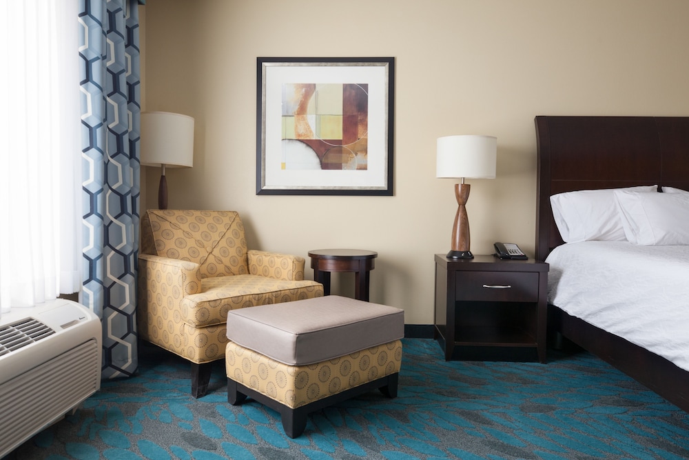 Hilton Garden Inn Fargo - photo 11