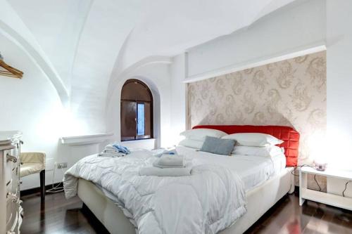 Lovely Apartment Ground Floor Colosseo Wi Fi AC — 4-Star Luxury Hotel in Rome, Italy