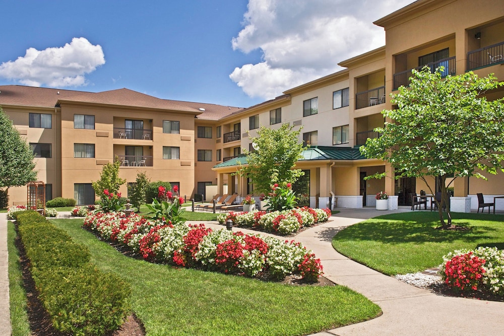 Courtyard By Marriott Parsippany — Parsippany