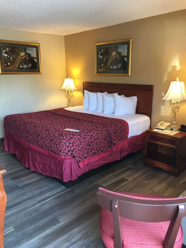 Days Inn by Wyndham Orlando Downtown - featured photo