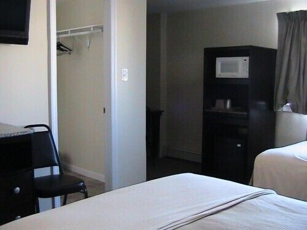 Shore Point Motel - photo 18