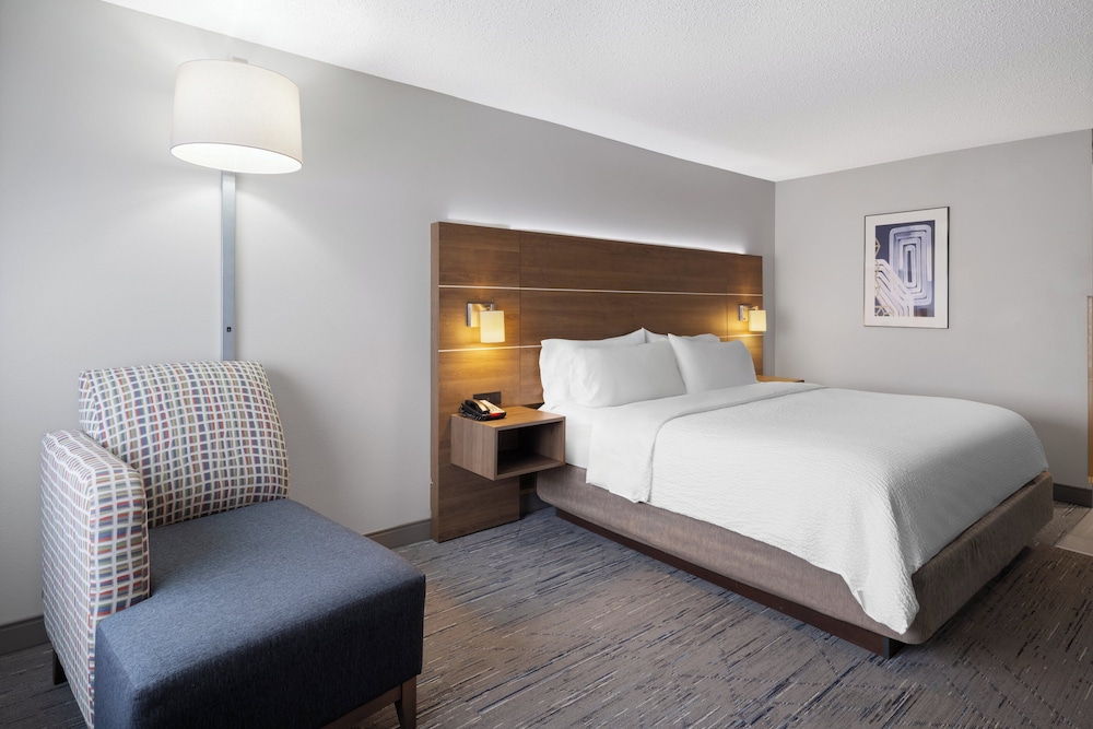 Holiday Inn Express Sheboygan Kohler by IHG - photo 32