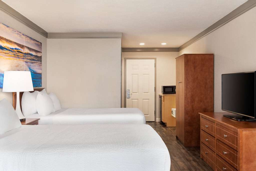 Days Inn by Wyndham Ocean City Oceanfront - photo 34