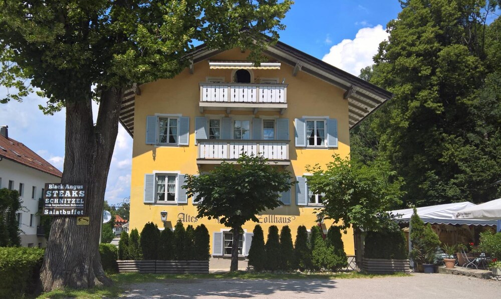 Gasthof Altes Zollhaus - carbon neutral hotel in Bad Toelz
