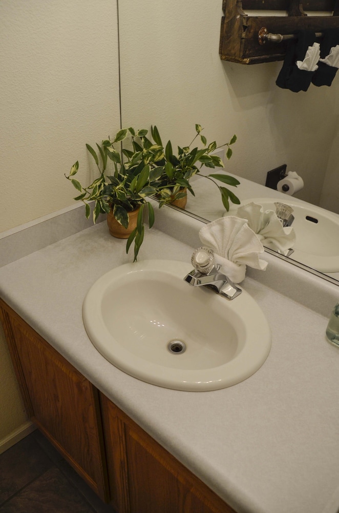 The Woolly Bugger Inn - photo 131