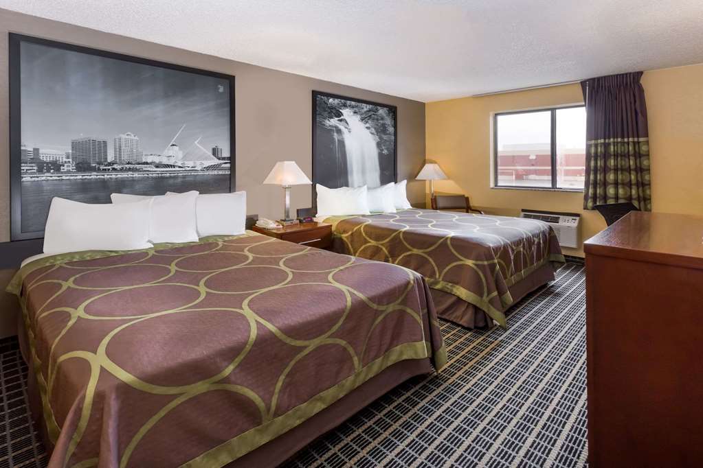 Super 8 by Wyndham Janesville - photo 10