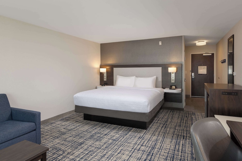 Hampton Inn & Suites Manteca - photo 6