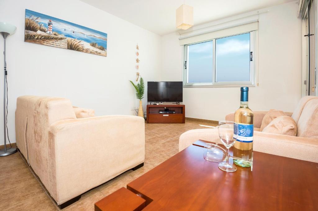 Seabreeze Apartment 200M Away From The Sea — 4-Star Luxury Hotel in Paralimni, Cyprus