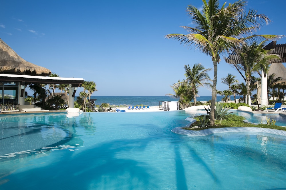 Infinity pool