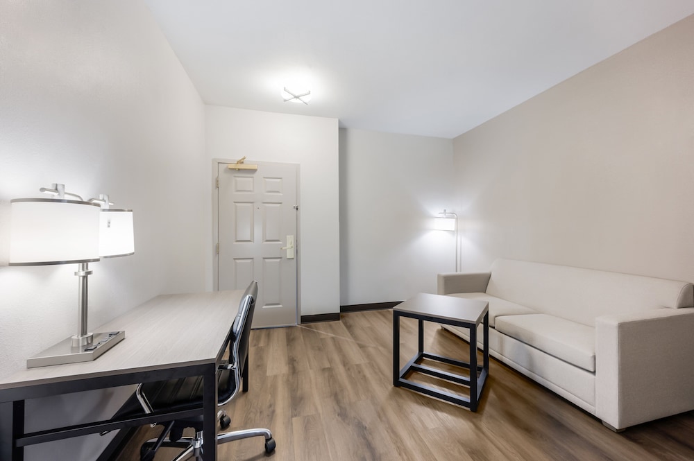 Red Roof Inn PLUS & Suites Birmingham Bessemer - photo 10