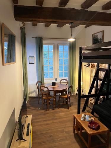 Studio 4pers. Centre de Loches in Loches, France