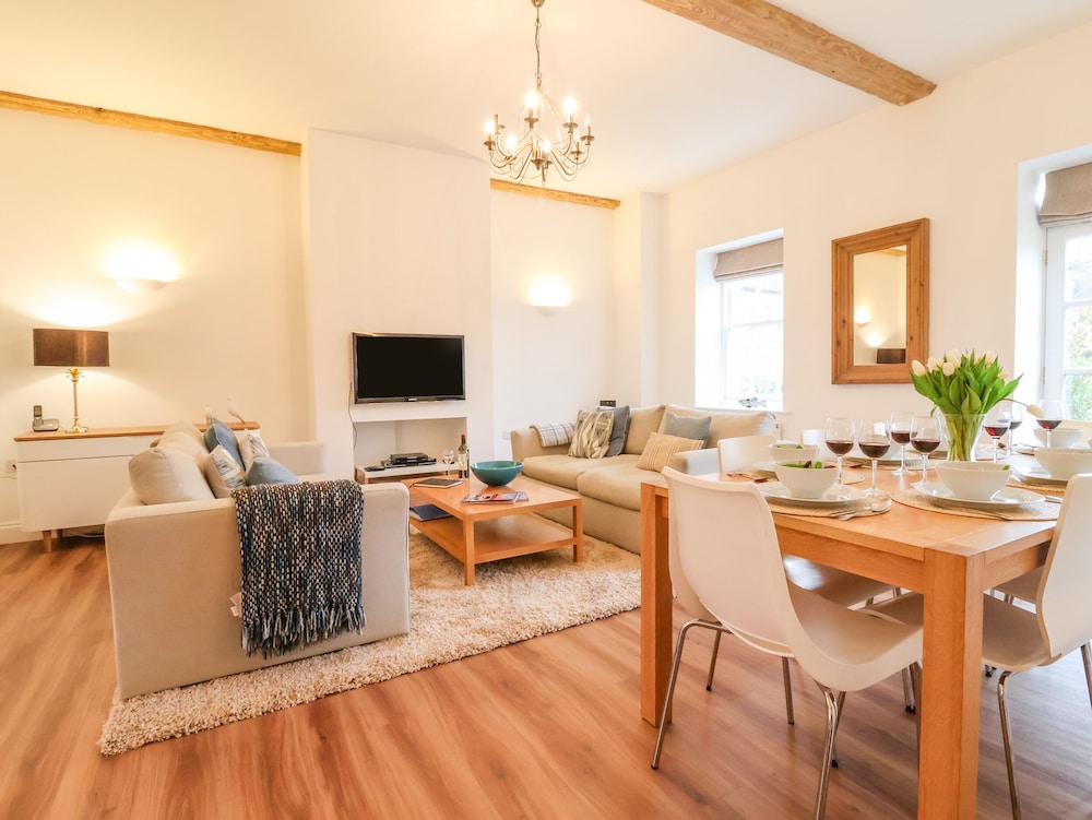 Feathers Blythburgh — 4-Star Luxury Hotel in Halesworth, United Kingdom