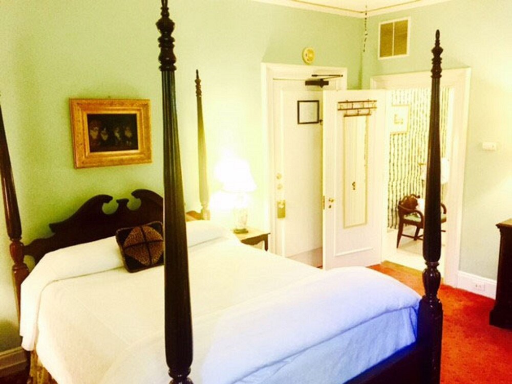 Morehead Inn - photo 8