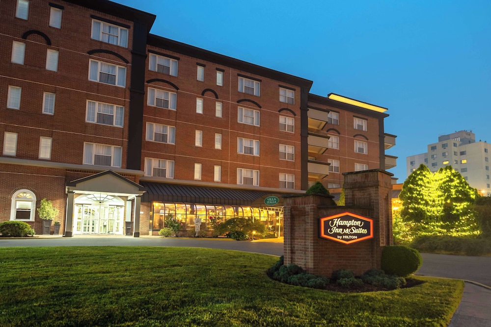 Hampton Inn & Suites Stamford - photo 46