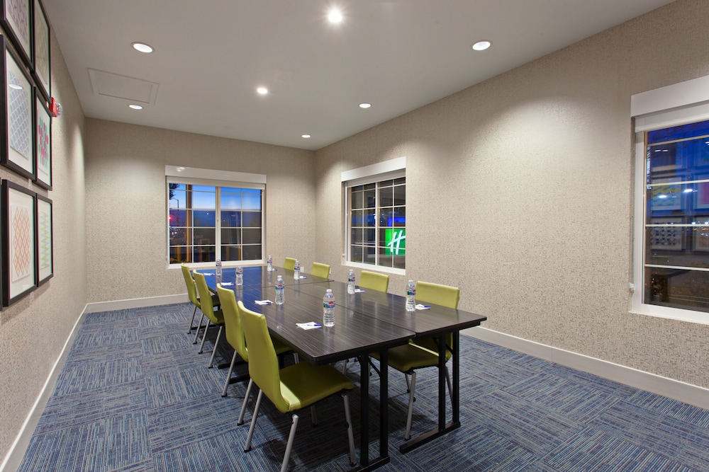 Holiday Inn Express Hotel & Suites Oakland Airport by IHG - photo 30