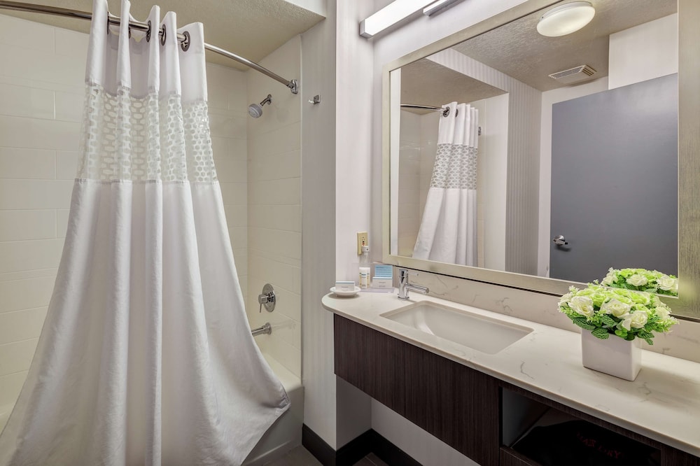 Hampton Inn & Suites Palm Desert - photo 37